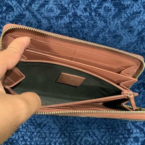 Micro GG Supreme Stars round zip wallet. - Picture 13 of 14